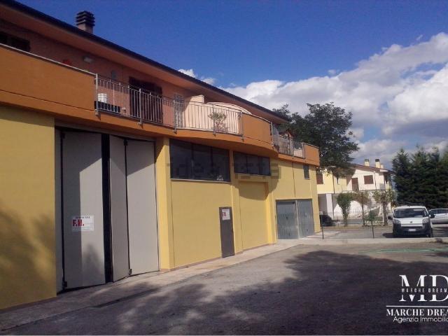 Capannone in vendita a Marche, Macerata
