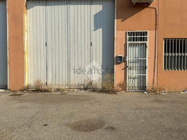 Capannone in vendita a Vignate, Lombardia