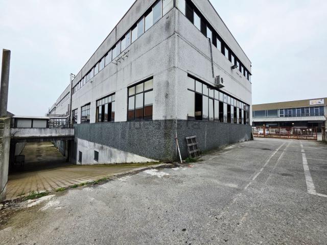 Capannone in vendita a Pescarito, Piemonte