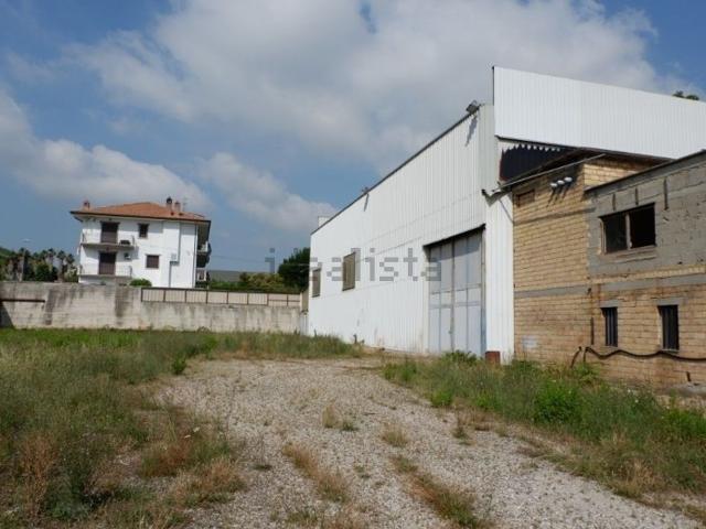 Capannone in vendita a San Giovanni, Colonnella