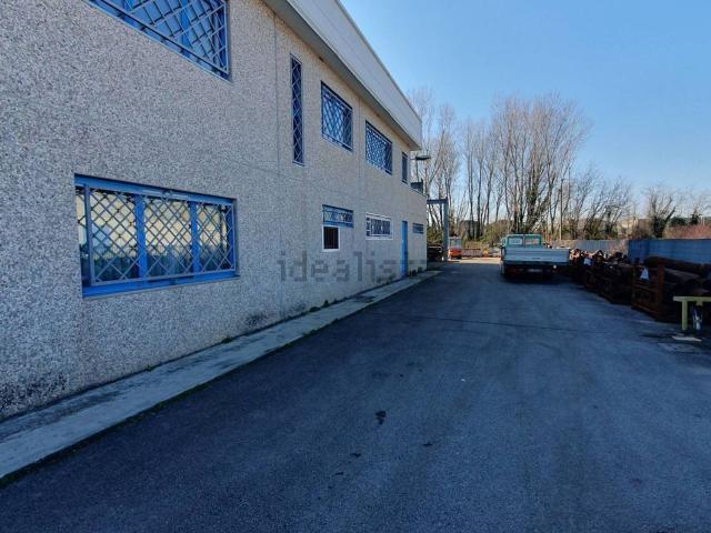 Capannone in vendita a Monfalcone, Friuli-Venezia Giulia