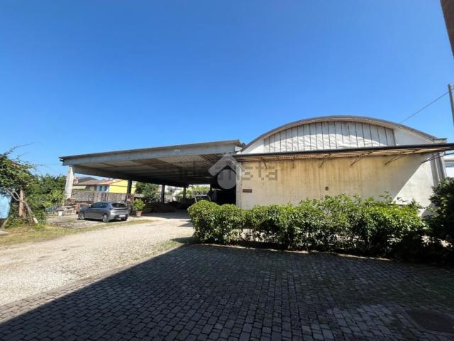 Capannone in vendita a Fontaniva, Veneto