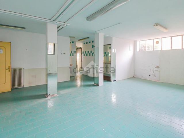 Capannone in vendita a Palazzolo Sull'oglio, Lombardia