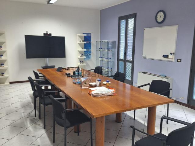 Capannone in vendita a Unione dei comuni del Distretto Ceramico, Maranello