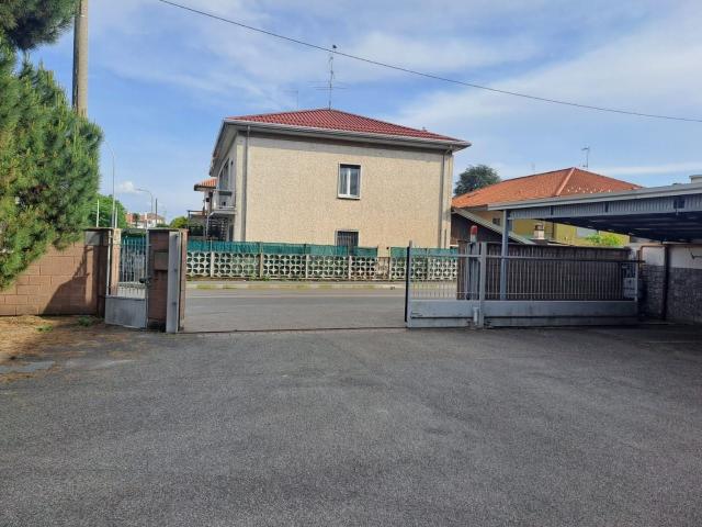 Capannone in vendita a Canegrate, Lombardia