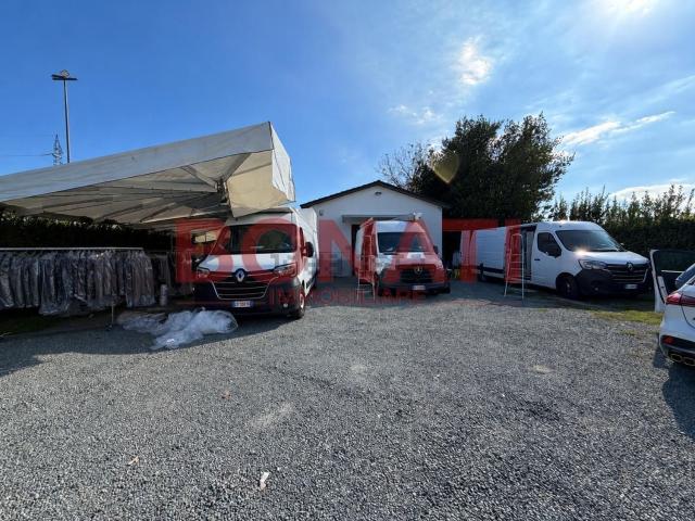 Capannone in vendita a Albiano Magra, Aulla