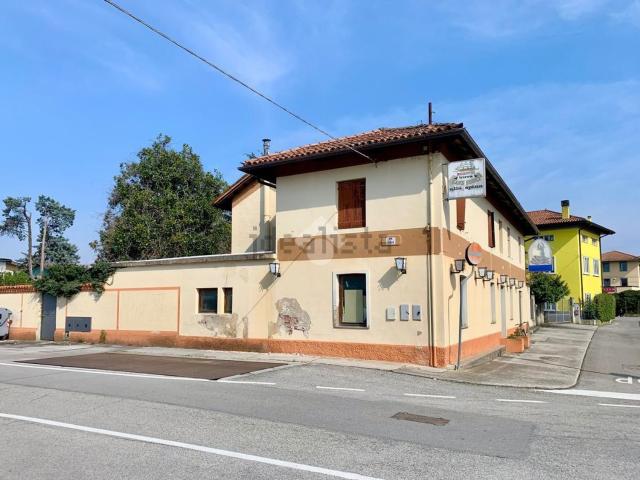 Capannone in vendita a Manzano, Friuli-Venezia Giulia