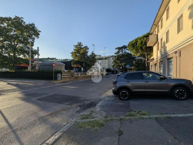 Capannone in vendita a Prato