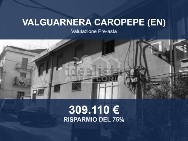 Capannone in vendita a Valguarnera, Sicilia