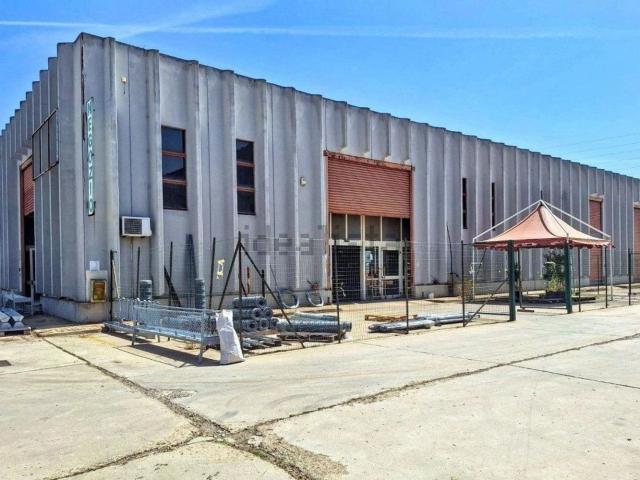 Capannone in vendita a CACIP - Agglomerato industriale di Elmas, Elmas