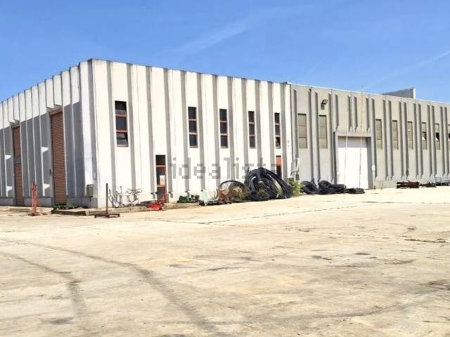 Capannone in vendita a CACIP - Agglomerato industriale di Elmas, Elmas