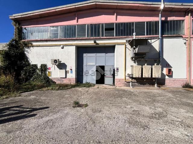 Capannone in vendita a Cascina Ridondello, Voghera