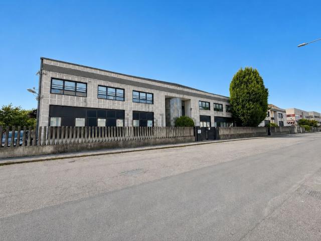 Capannone in vendita a Locate Triulzi, Lombardia