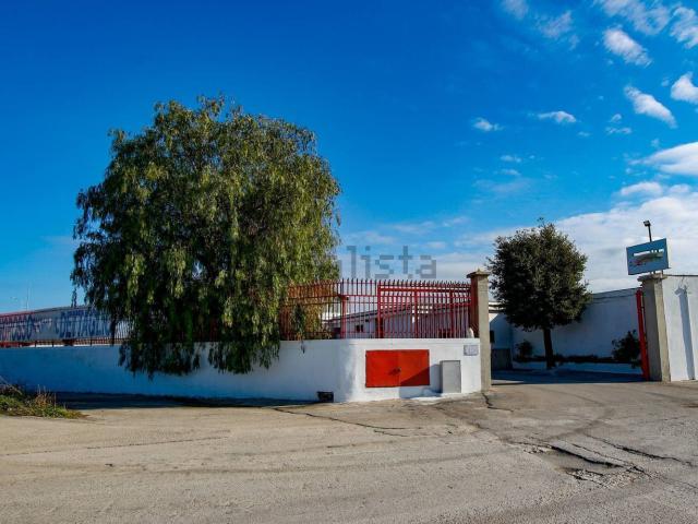 Capannone in vendita a Puglia, Barletta-andria-trani