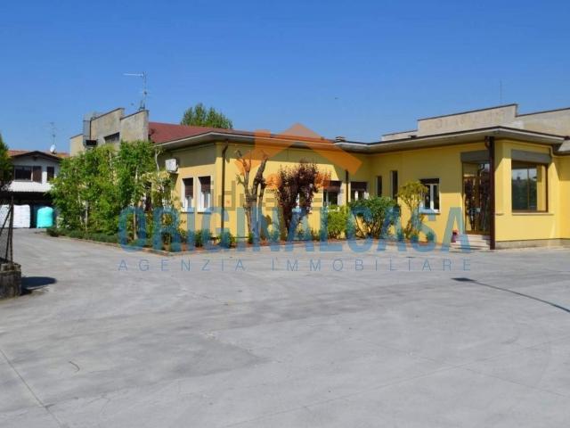 Capannone in vendita a Molinetto, Mazzano