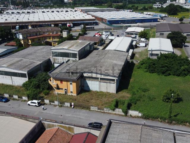 Capannone in vendita a Casalpusterlengo, Lombardia