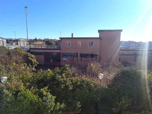 Capannone in vendita a Predda Niedda, Cala Di Volpe