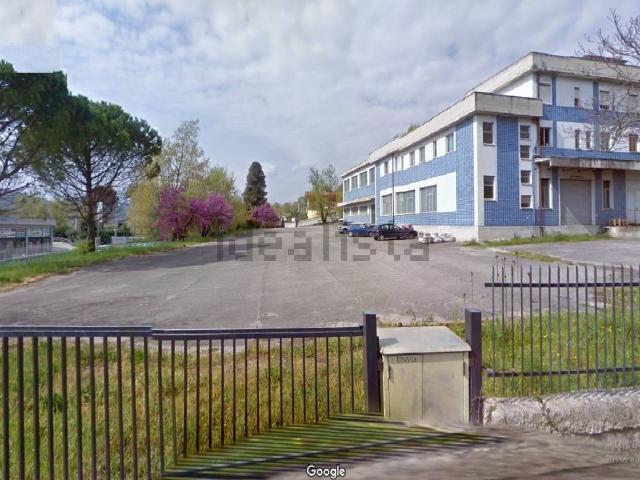 Capannone in vendita a Villa Pavone, Teramo