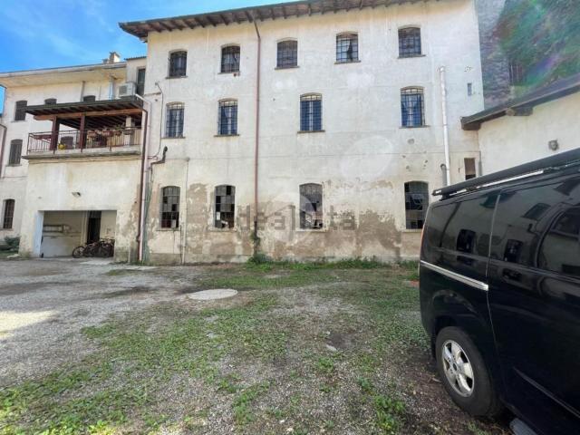 Capannone in vendita a Boffalora Sopra Ticino, Lombardia