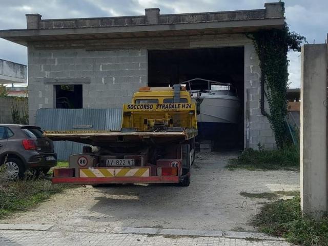 Capannone in vendita a Puglia, Lecce