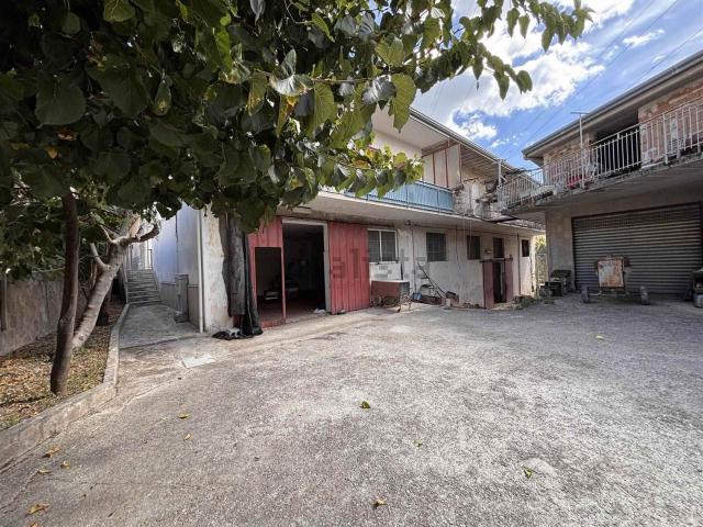 Capannone in vendita a Ariano, Salerno
