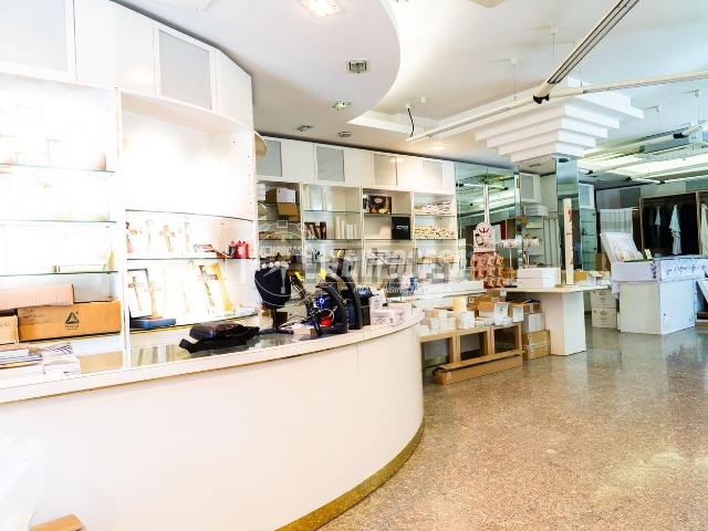 Capannone in vendita a Centro storico, Marche