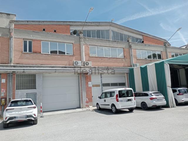 Capannone in vendita a Marche, Fermo