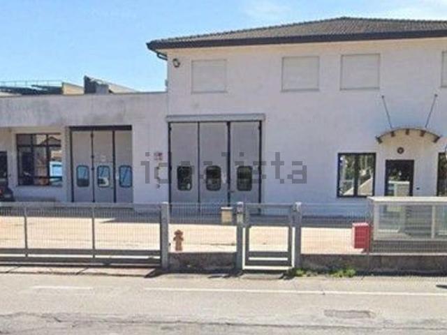 Capannone in vendita a Olmo, Martellago