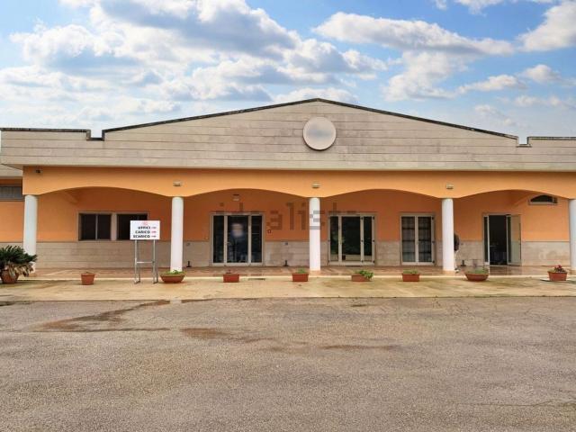 Capannone in vendita a Ceglie Messapica, Brindisi