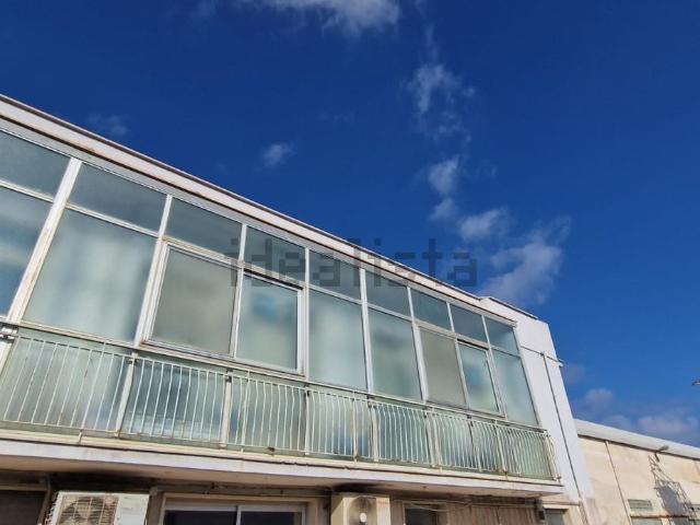 Capannone in vendita a Trani, Barletta-andria-trani