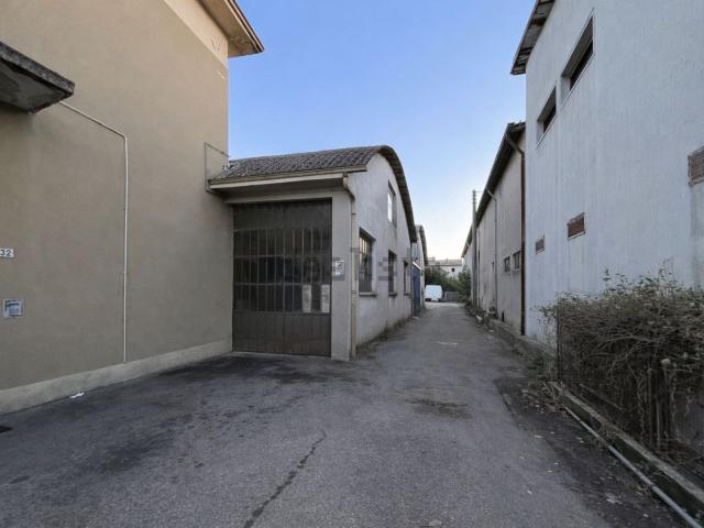Capannone in vendita a Calcinato, Lombardia
