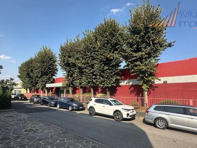 Capannone in vendita a Crocetta, Cinisello Balsamo