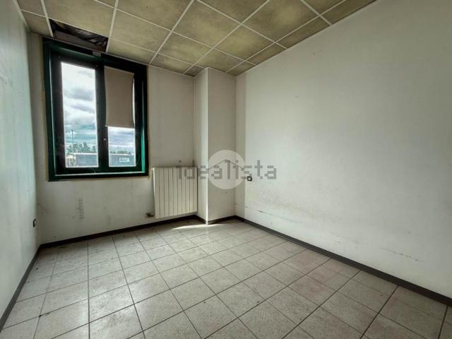 Capannone in vendita a Fara Olivana, Lombardia