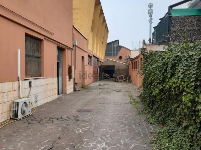 Capannone in vendita a Madonnina, Modena