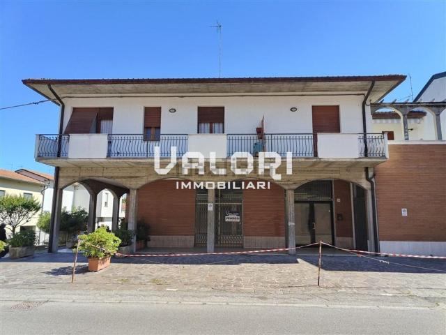 Capannone in vendita a Unione della Romagna Faentina, Faenza