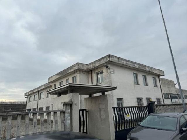 Capannone in vendita a Gambolò, Lombardia