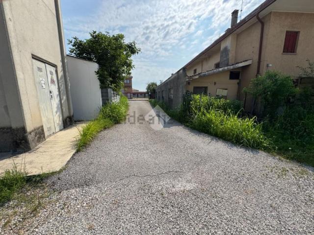 Capannone in vendita a Vidor, Veneto