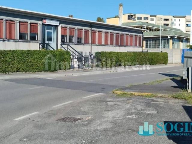 Capannone in vendita a Locate Triulzi, Lombardia