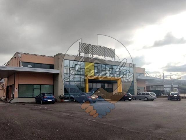 Capannone in vendita a Marche, Macerata