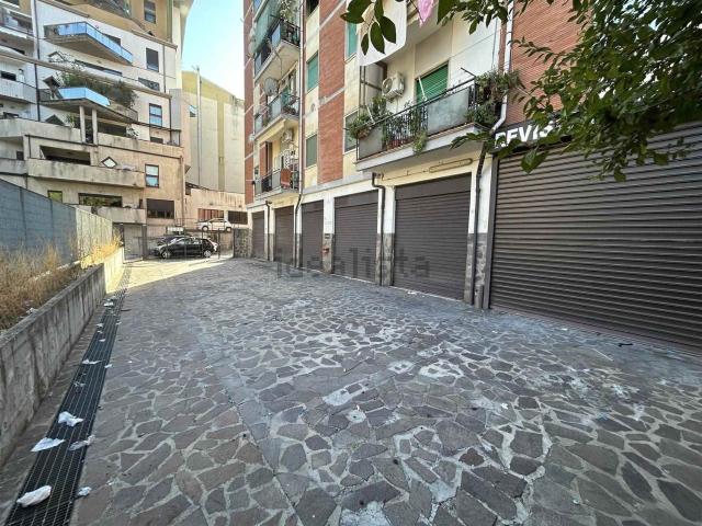 Capannone in vendita a Città 2000, Cosenza
