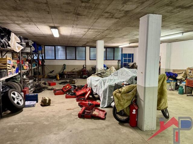 Capannone in vendita a Villa D'adda, Bergamo