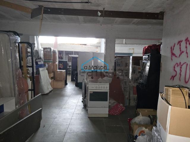 Capannone in vendita a Avellino, Campania