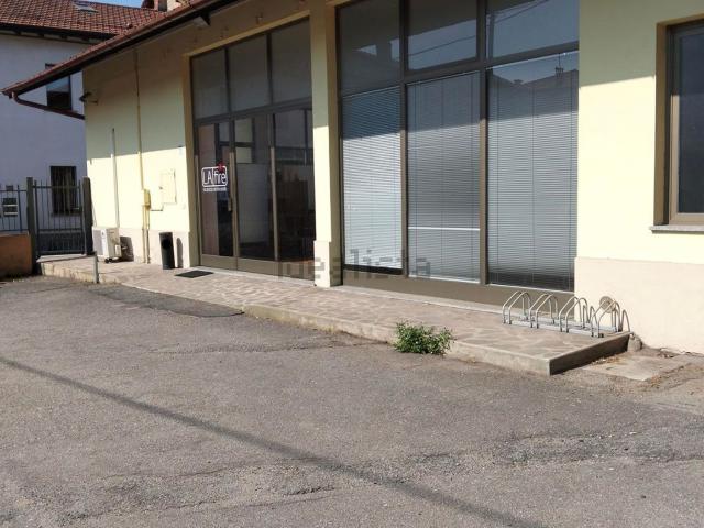 Capannone in vendita a Travedona Monate, Lombardia