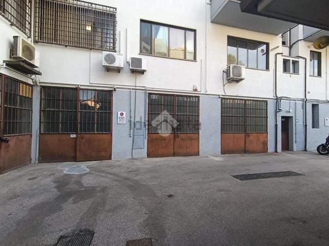 Capannone in vendita a San Martino, Prato