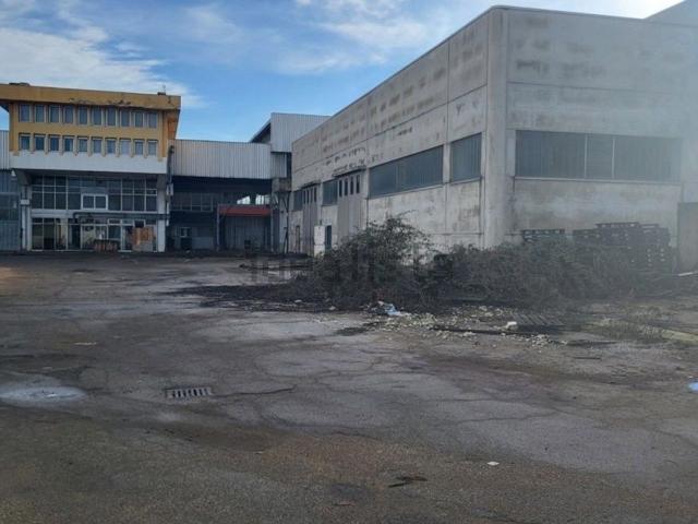 Capannone in vendita a Larizzate, Vercelli