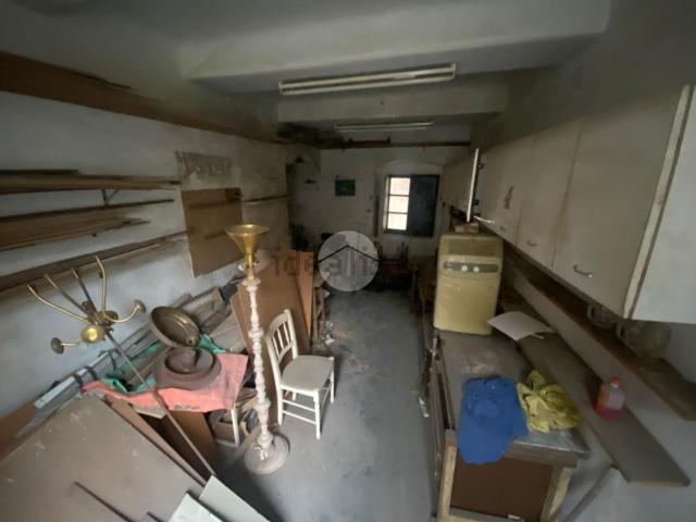 Capannone in vendita a Genova