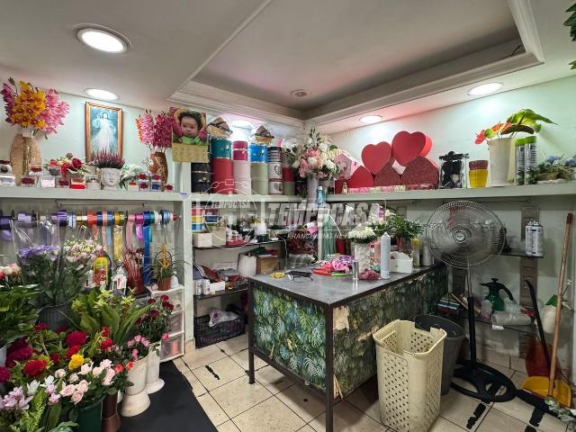 Capannone in vendita a Casoria, Napoli