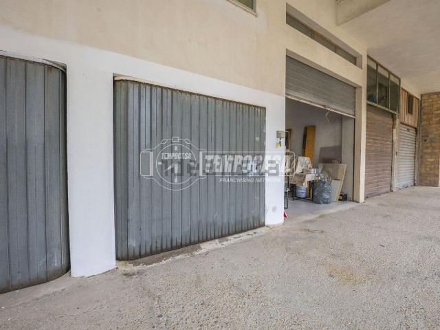 Capannone in vendita a Centro, Marche