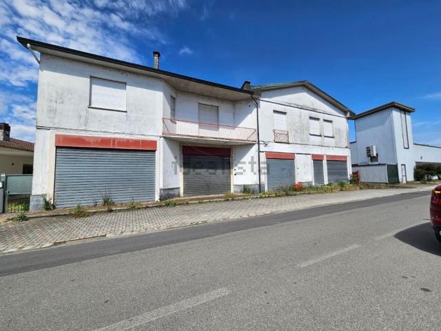 Capannone in vendita a Garlasco, Lombardia