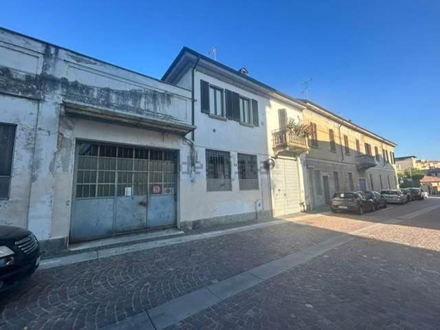 Capannone in vendita a Vigevano, Lombardia
